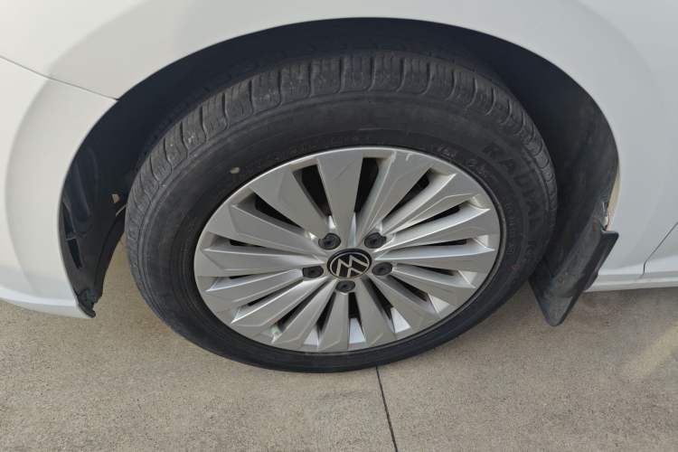 Used Volkswagen Lavida 2019 280TSI DSG Comfort Edition China VI standard Left Front Wheel Hub