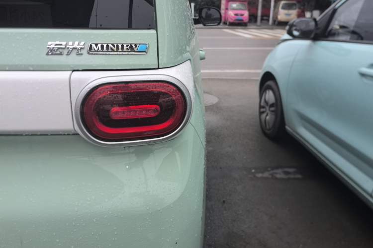 Used Wuling Hongguang MINIEV 2024 3rd Generation 215km Youth Edition Right Rear Taillight
