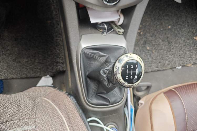 Used Chevrolet Aveo Sonic 2011 Sedan 1.4L Manual Transmission SE