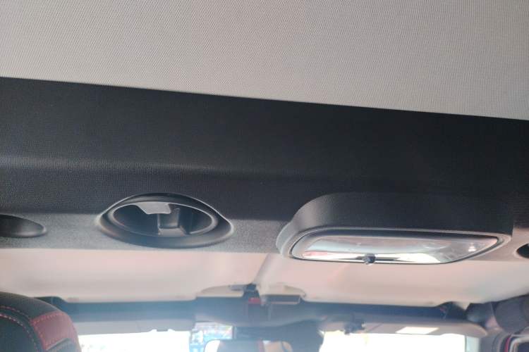 Used BAIC Off-Road BJ40 2020 2.0T Automatic Four-Wheel Drive Urban Hunter Edition Chivalrous Type Headliner