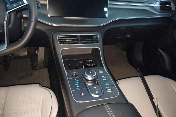 Used BYD Destroyer 05 2024 HONOR Edition DM-i 55KM Luxury Model Gear Lever