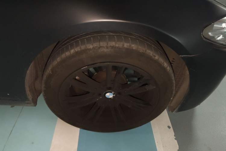 Used BMW 5 Series 2013 525Li Leading Model Right Front Wheel Hub