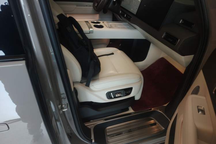 Used Li Auto MEGA 2024 Ultra Model