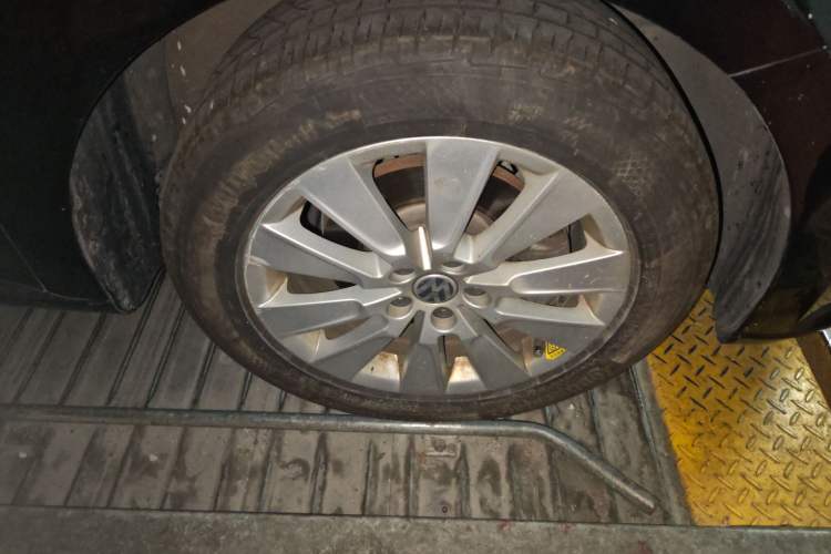 Used Volkswagen Lavida 2013 1.6L Automatic Comfort Edition
