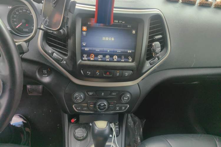 Used Jeep Cherokee 2014 2.4L Luxury Edition