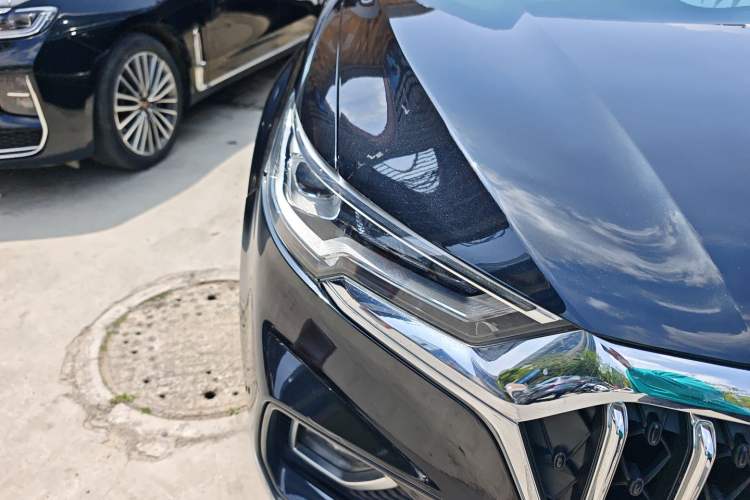 Used Hongqi HS5 2022 Revised Version 2.0T Smart Connect Flagship Edition Right Front Headlight