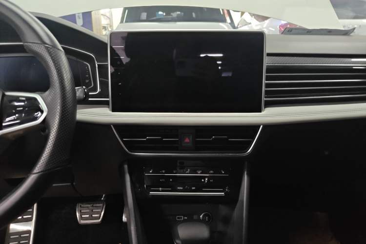 Used Volkswagen Tiguan L 2022 330TSI Automatic Two-Wheel Drive R-Line Enhanced Edition
