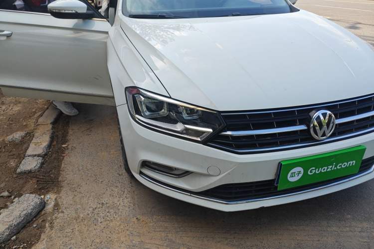 Used Volkswagen Bora 2018 1.5L Automatic Comfort Model Right Front Headlight