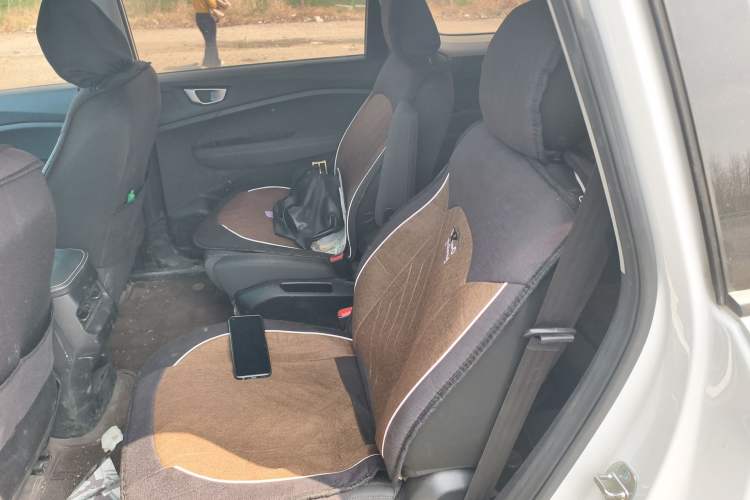 Used Wuling Jiachen 2022 1.5L Manual Enjoyment Elite Model
