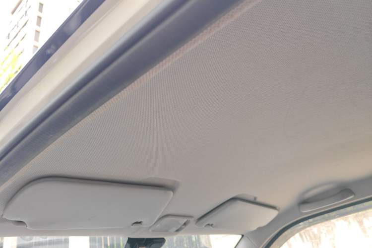 Used Wuling Hongguang MINIEV 2022 Macaron Premium Model – Lithium Iron Phosphate Headliner