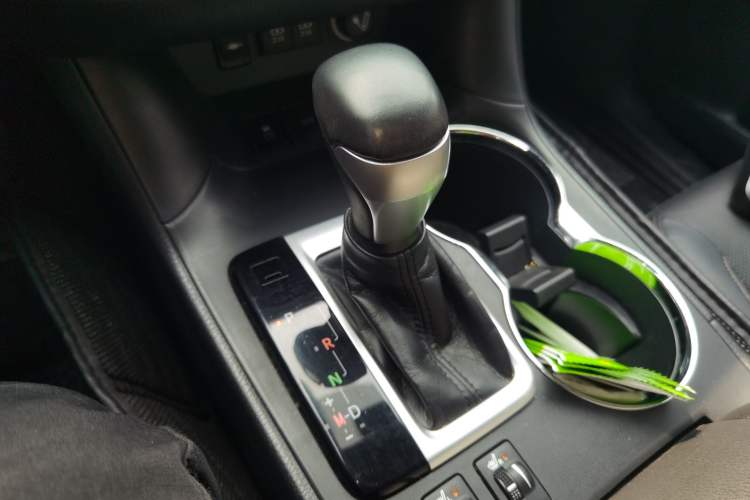 Used Toyota Highlander 2018 2.0T Four-Wheel Drive Luxury Version 7 Seats China VI Standard
