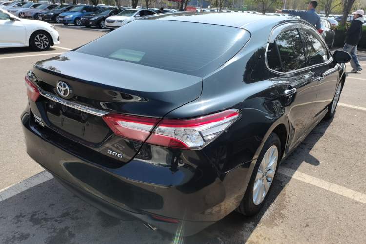 Used Toyota Camry 2018 2.0G Luxury Edition
