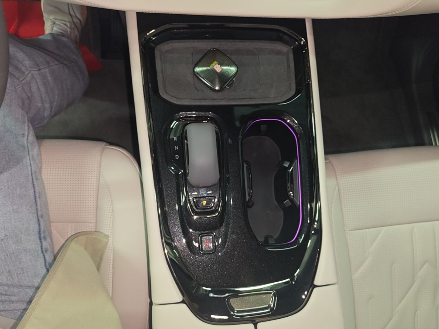 Zeekr 009 2024 7-Seater Aisle Version 108 kWh — снимка 16