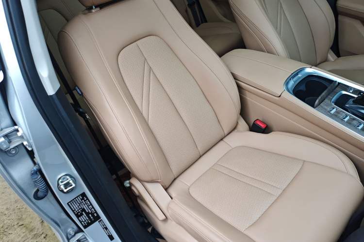 Used Landian E5 2024 Honor Edition 100KM Deluxe 5-Seater