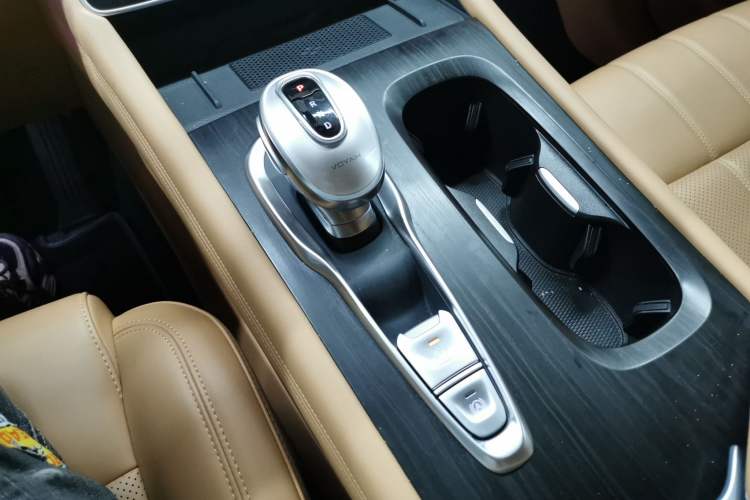 Used VOYAH Dream 2024 PHEV Extended-Range Premium Edition Gear Lever