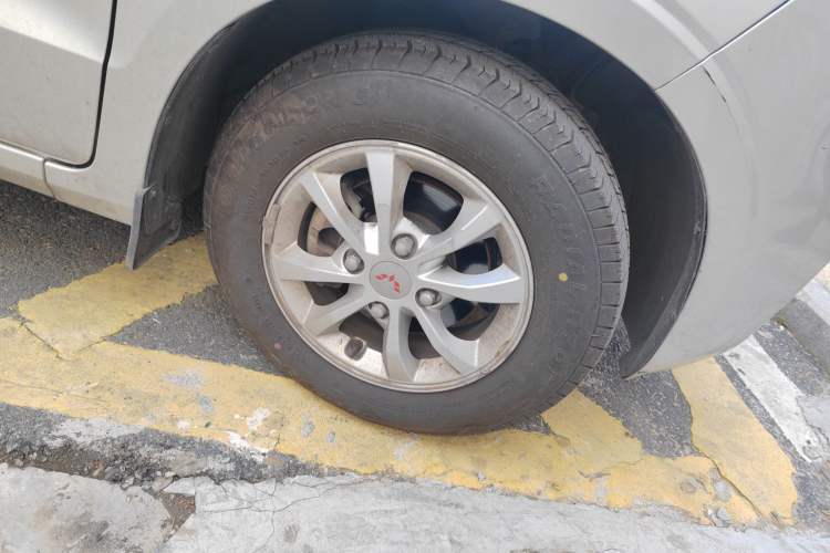 Used Wuling Hongguang V 2019 1.5L Standard Version China VI LAR
