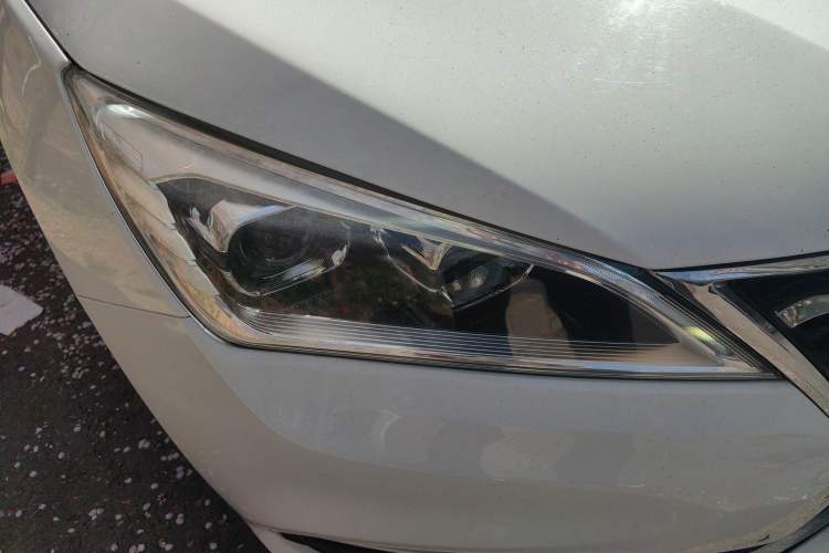 Used CHANGAN Eado DT 2019 1.6L Automatic Smart Enjoyment Model China VI Standard Right Front Headlight