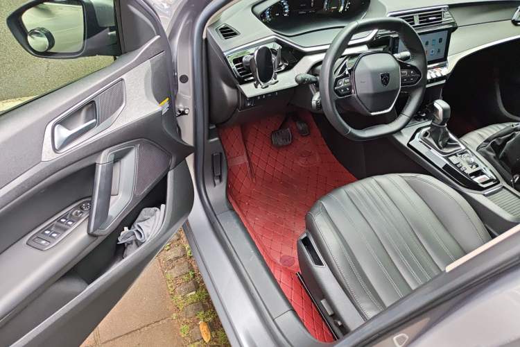 Used Peugeot 408 2022 1.6T Light-Chasing Edition
