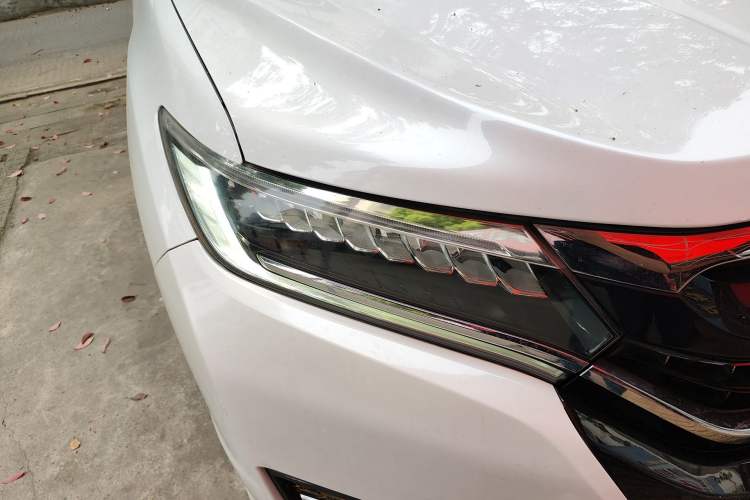 Used Honda UR-V 2017 370TURBO 2WD Prestige Edition China V Right Front Headlight