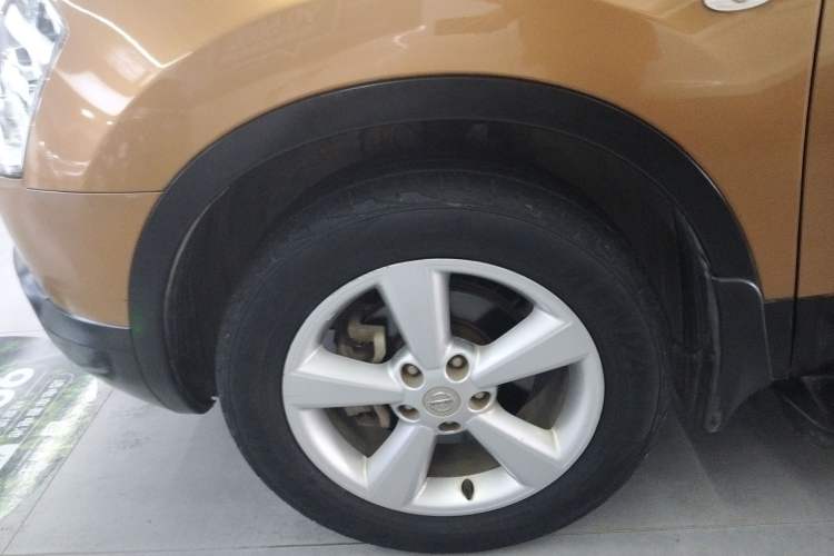 Used Nissan Qashqai 2015 2.0 XL Coolfire CVT 2WD Left Front Wheel Hub