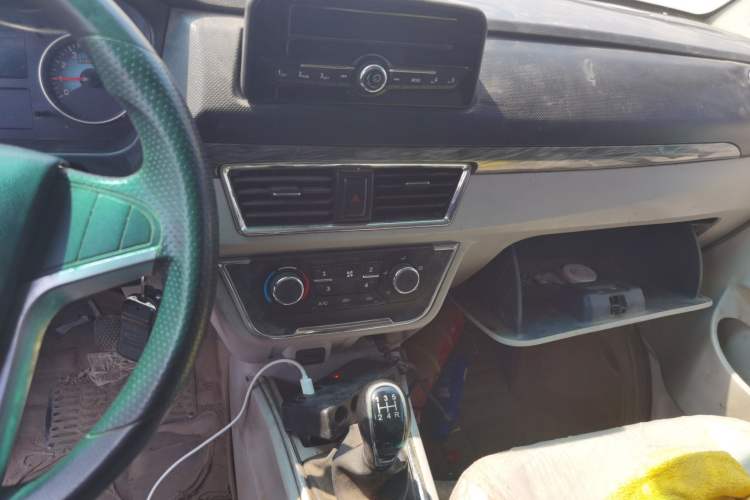 Used Jinbei New Hiace S 2021 1.5L Wealth Model Non-Air-Conditioned Version National VI Standard SWC15M Audio And AC Panel