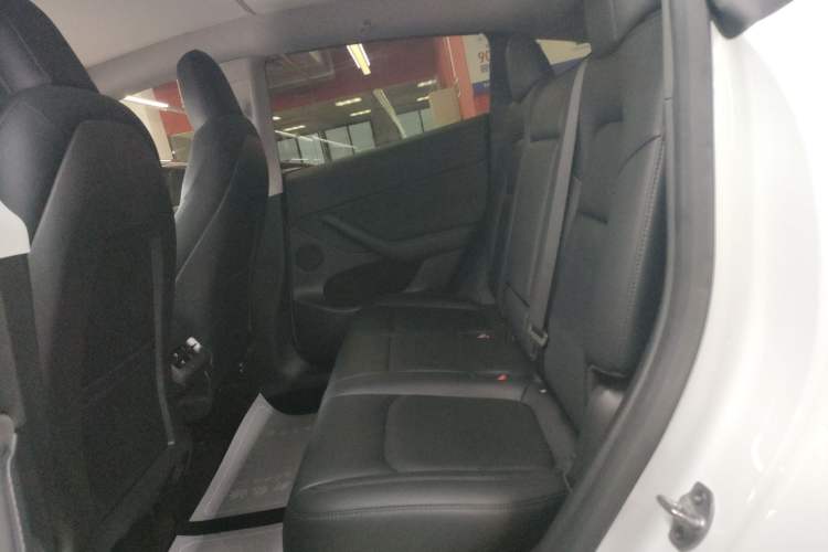 Used Tesla Model Y 2022 Long-Range All-Wheel-Drive Version