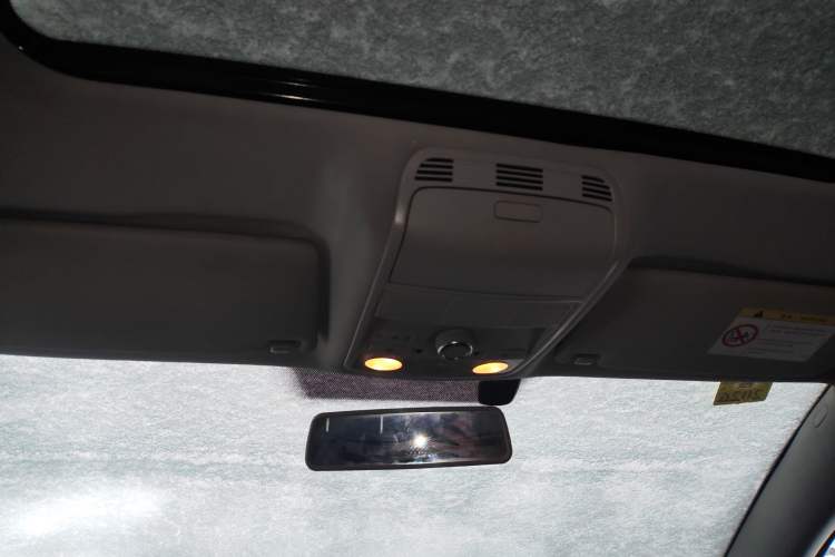 Used Volkswagen Magotan 2015 1.8TSI Advanced Model
