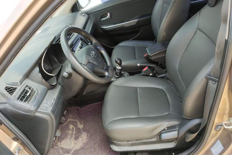 Used Kia K2 2015 Sedan 1.4L MT GLS
