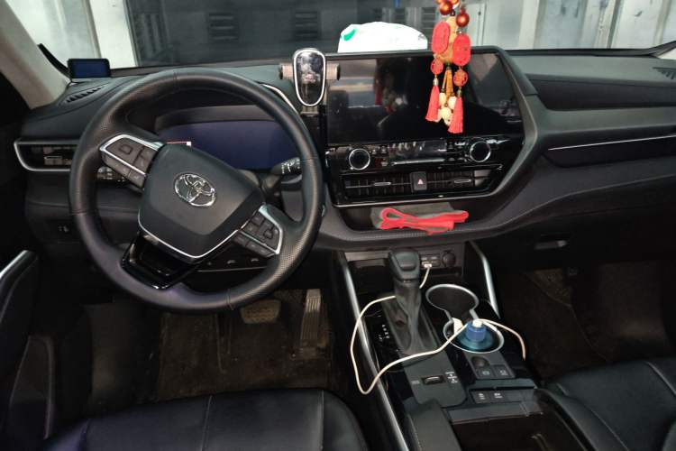 Used Toyota Highlander 2024 2.5L Smart Electric Hybrid Dual-Motor Two-Wheel-Drive Elite Edition 5 Seats Center Console