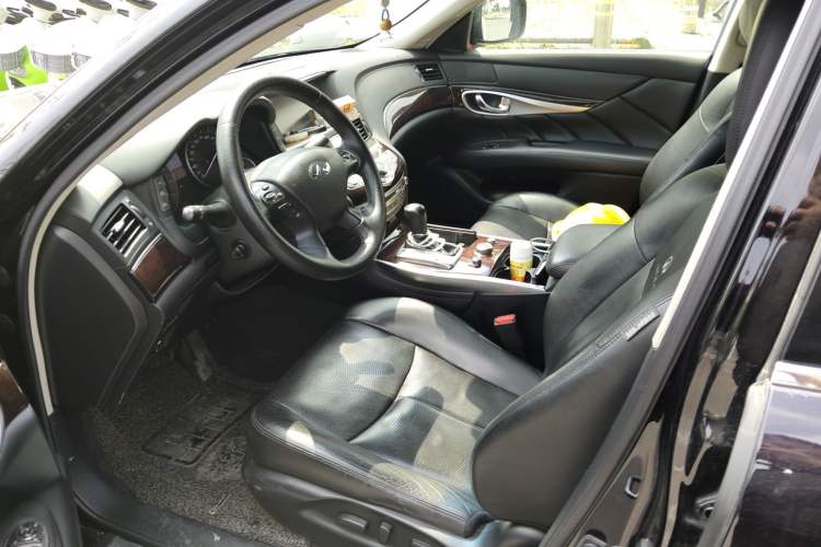 Used Infiniti M Series 2012 M25L Elegance Edition
