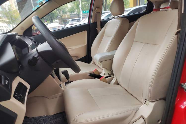 Used Chery Fengyun 2 2013 Hatchback 1.5L AMT Ruìyì Edition
