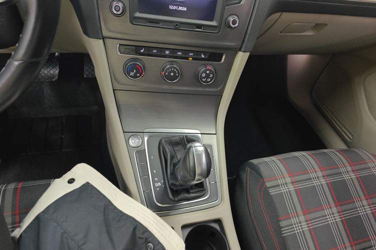 Used Volkswagen Golf 2014 1.4TSI Automatic Luxury Model