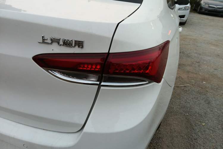 Used Buick GT 2018 18T Automatic Elite Model Right Rear Taillight