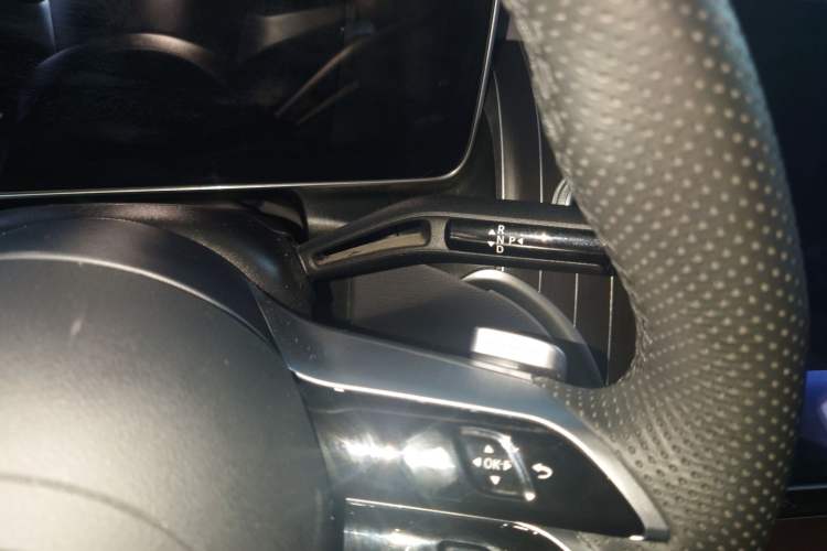 Used Mercedes-Benz GLC 2025 GLC 300 L 4MATIC Dynamic Model 5 Seats
