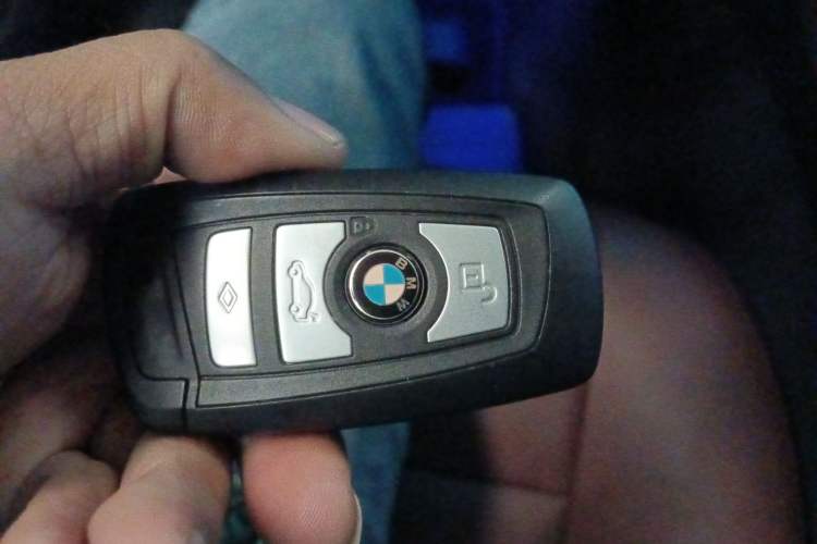 Used BMW 5 Series 2014 528Li Leading Model