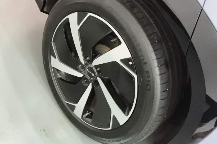 Used BYD Sealion 07 EV 2025 610 Intelligent Driving Edition Right Rear Wheel Hub