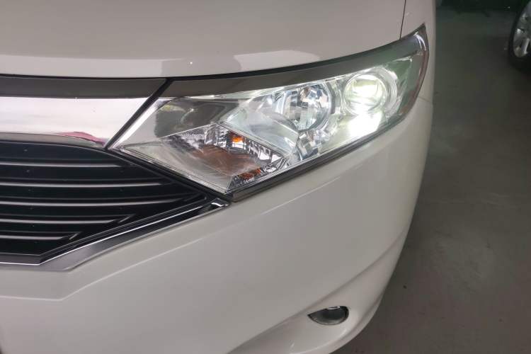 Used Nissan Quest 2015 3.5L SL Left Front Headlight