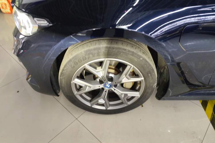 Used BMW i3 2022 eDrive 35 L Left Front Wheel Hub