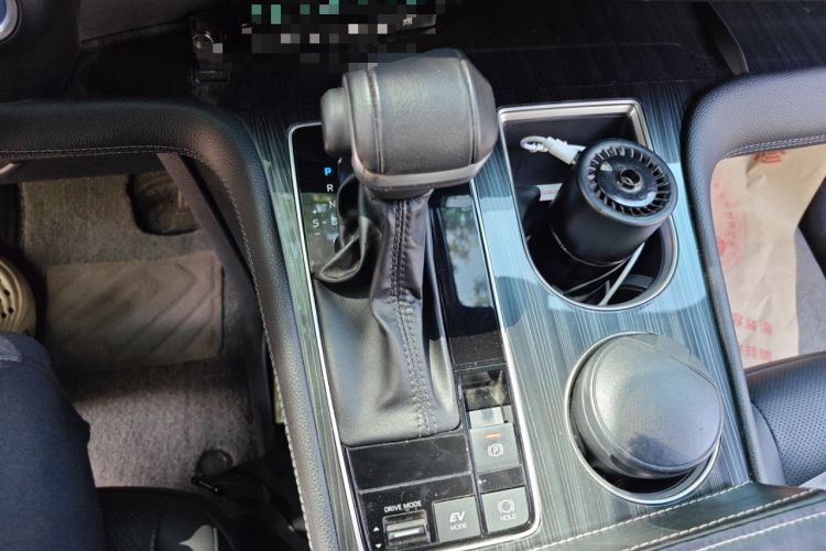 Used Toyota Sienna 2023 2.5L Hybrid Deluxe Edition