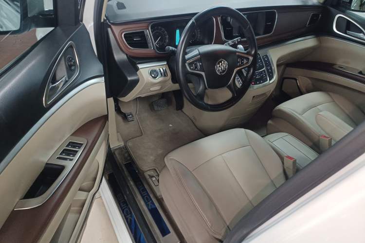 Used Buick GL8 2018 28T Luxury Model China VI Standard
