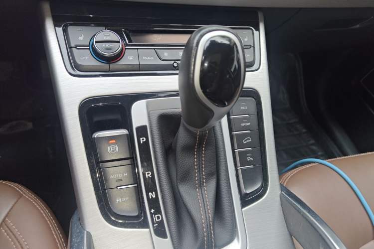 Used Geely Auto Emgrand X7 Sport 2016 1.8TD Automatic ZhiZun Version