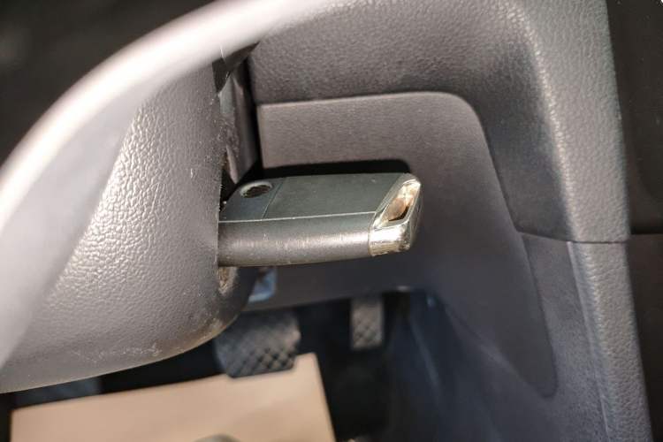 Used Volkswagen Golf 2017 1.6L Automatic Comfort Million-Vehicle Anniversary Edition Vehicle Key