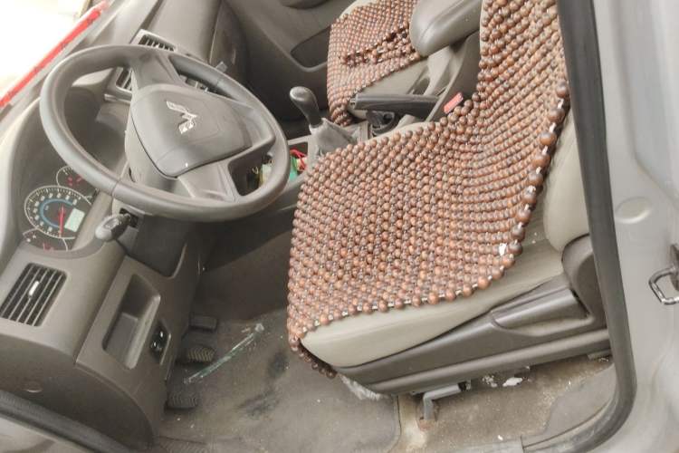 Used Wuling Rongguang V 2016 1.2L Standard Version