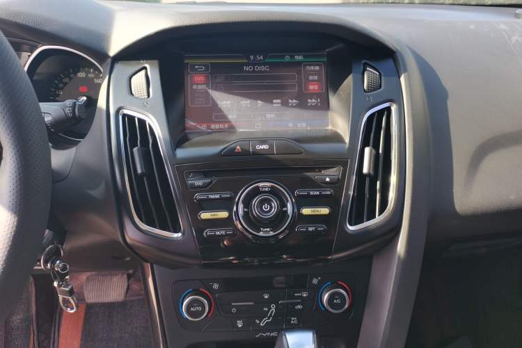 Used Ford Focus 2015 Hatchback 1.6L Automatic Fashion Edition
