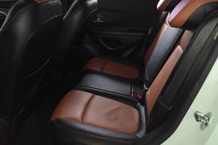 Used Buick Encore 2015 1.4T Automatic Two-Wheel Drive Urban Elite Version
