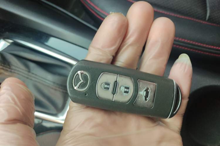 Used Mazda Mazda 3 Axela 2016 Sedan 1.5L Automatic Luxury Model
