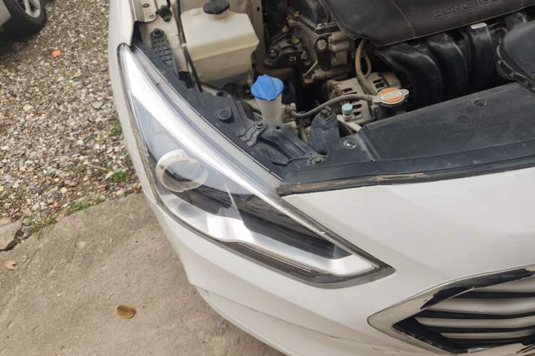 Used Hyundai Mistra 2019 1.8L Automatic Smart GLS Commemorative Model China VI Standard Right Front Headlight