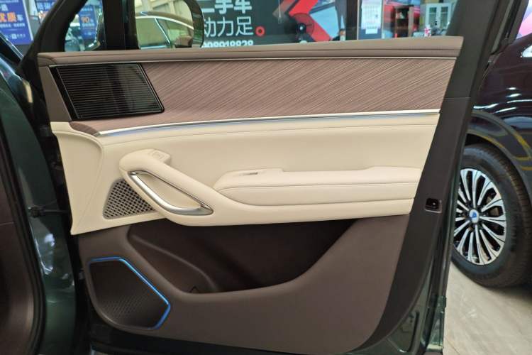 Used Denza N9 2025 Flagship Model