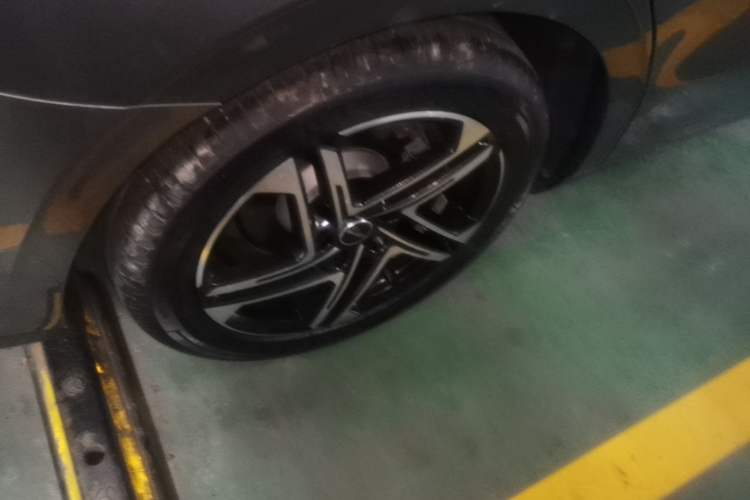 Used Roewe D7 2023 DMH 125km Excellence Edition

