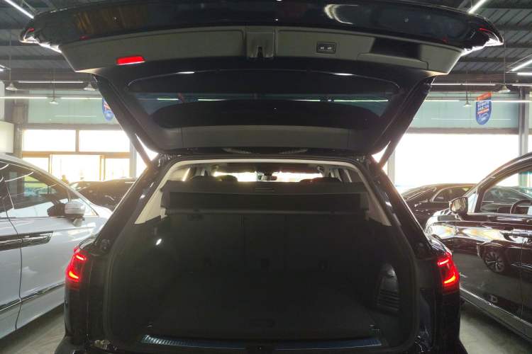 Used Volkswagen Touareg New Energy 2021 eHybrid
